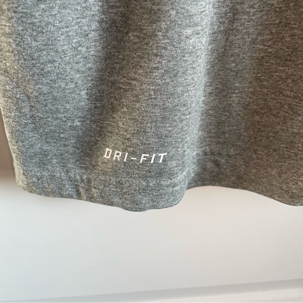 Nike Gray and Green Dri-FIT Tee With Football Graphic - Picture 4 of 6